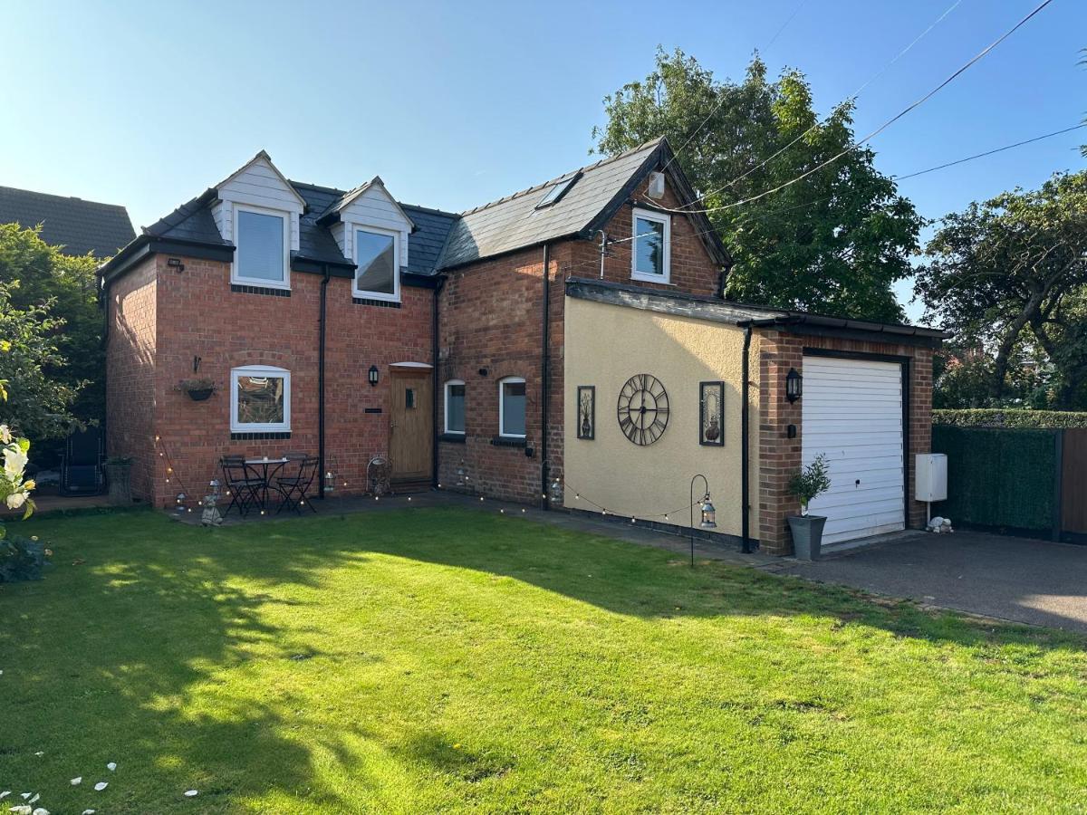 Beautiful Coach House Villa Gloucester Exterior photo